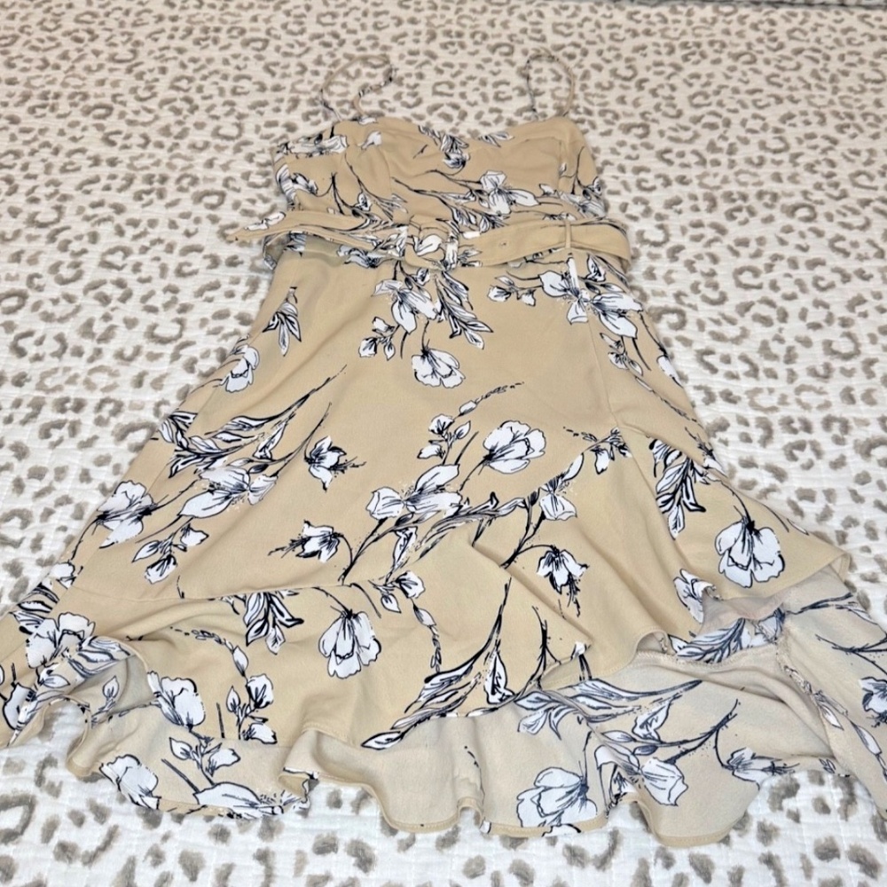 Essue Ruffled Women's Belted Spaghetti Strap Floral Sundress; Tan; Size S